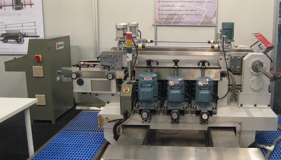 エレクトロクロミックおよびフォトクロミックガラス加工