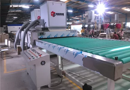 ソーラーパネルガラス加工