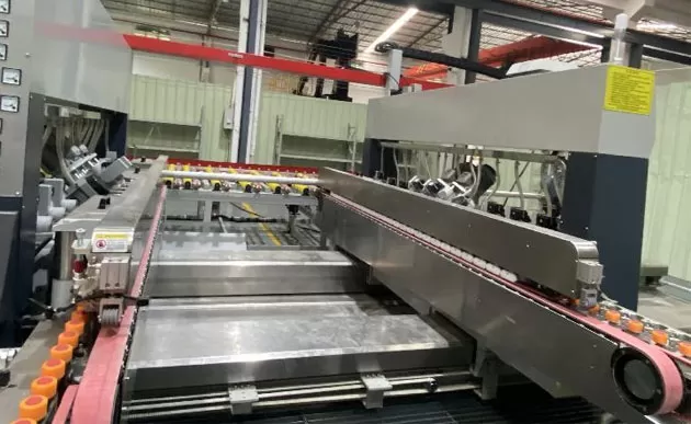 ストレートライン二重エッジマシン精密サーボとVFDモーター制御システム